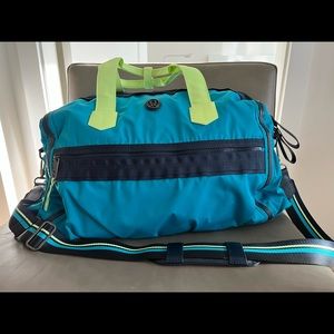 lululemon Duffle Gym Weekend Travel Bag, 29L, excellent condition